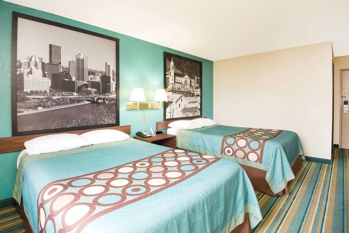 Imagen de la habitación del Hotel Super 8 by Wyndham Pittsburgh PA Airport/University Area. Foto 8