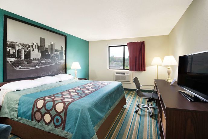 Imagen de la habitación del Hotel Super 8 by Wyndham Pittsburgh PA Airport/University Area. Foto 10