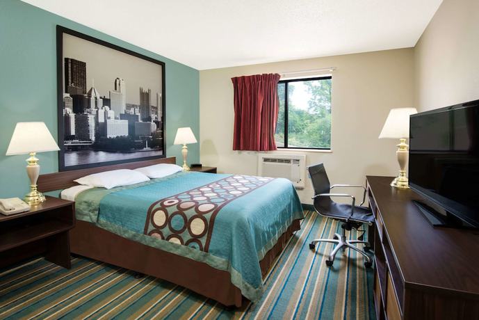 Imagen de la habitación del Hotel Super 8 by Wyndham Pittsburgh PA Airport/University Area. Foto 14