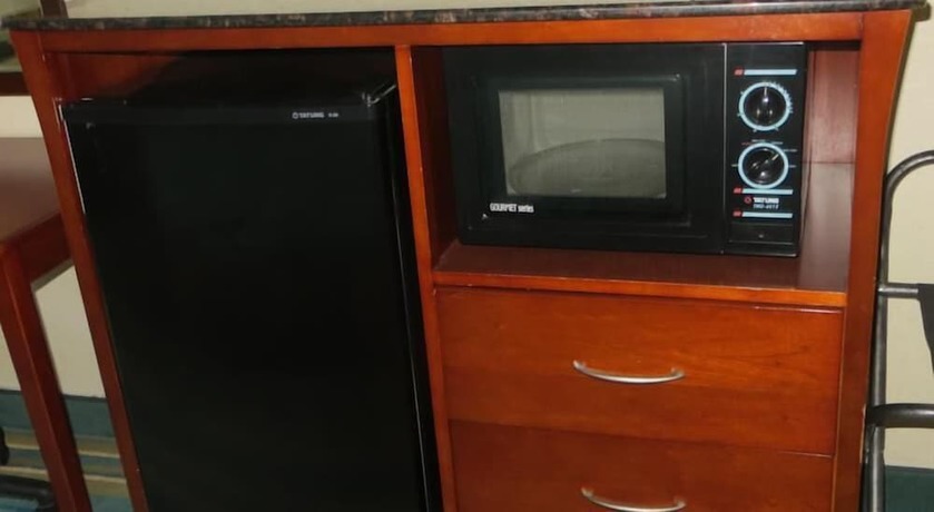 Imagen de la habitación del Hotel Super 8 by Wyndham Pleasanton. Foto 12