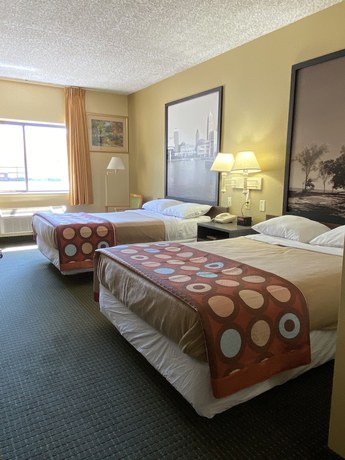 Imagen de la habitación del Hotel Super 8 by Wyndham Port Clinton. Foto 11