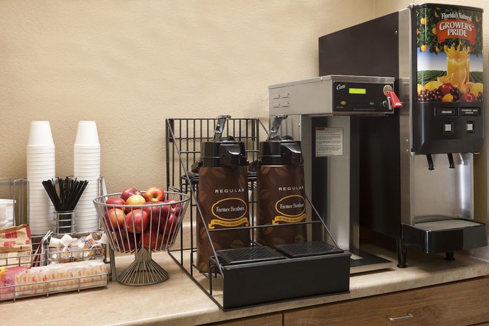 Imagen del bar/restaurante del Hotel Super 8 by Wyndham Pulaski. Foto 3