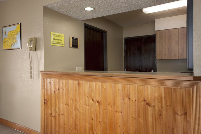 Imagen de los interiores del Hotel Super 8 by Wyndham Pulaski. Foto 13