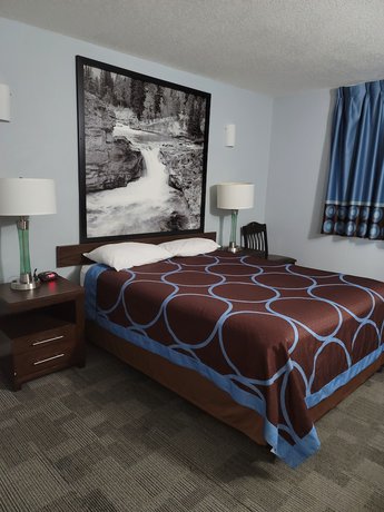 Imagen de la habitación del Hotel Super 8 by Wyndham Red Deer. Foto 5