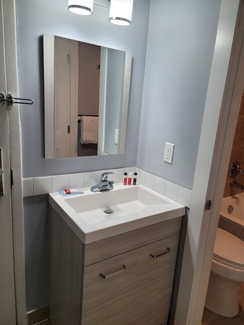 Imagen de la habitación del Hotel Super 8 by Wyndham Red Deer. Foto 9