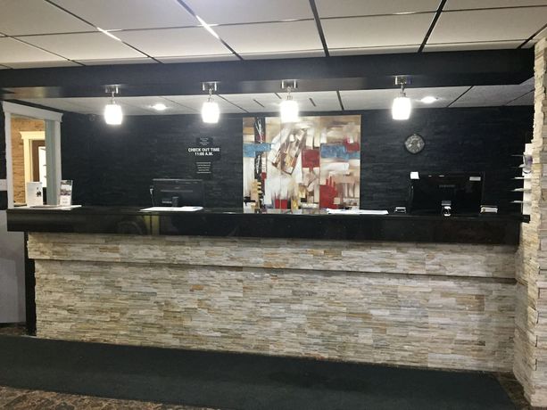 Imagen de los interiores del Hotel Super 8 by Wyndham Red Deer. Foto 13