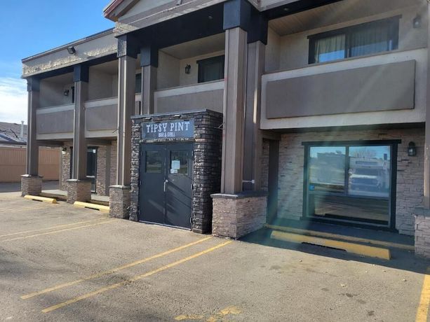 Imagen del bar/restaurante del Hotel Super 8 by Wyndham Red Deer. Foto 3
