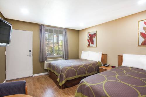 Imagen de la habitación del Hotel Super 8 by Wyndham Redlands/San Bernardino. Foto 4