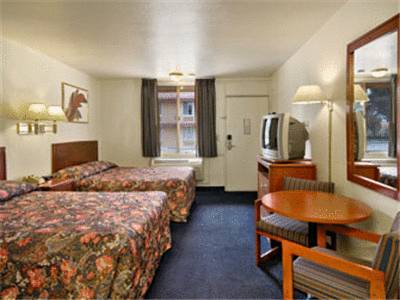 Imagen de la habitación del Hotel Super 8 by Wyndham Redlands/San Bernardino. Foto 7