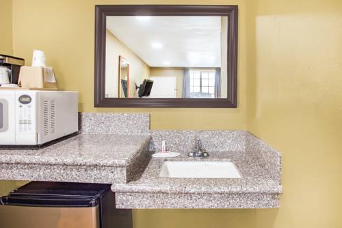 Imagen de la habitación del Hotel Super 8 by Wyndham Redlands/San Bernardino. Foto 9