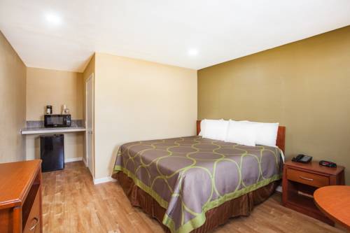 Imagen de la habitación del Hotel Super 8 by Wyndham Redlands/San Bernardino. Foto 11