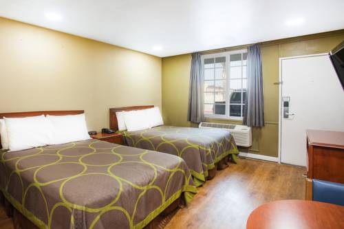 Imagen de la habitación del Hotel Super 8 by Wyndham Redlands/San Bernardino. Foto 13
