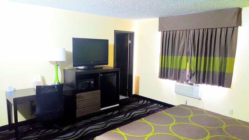 Imagen de la habitación del Hotel Super 8 by Wyndham Richmond/Broad Street. Foto 2