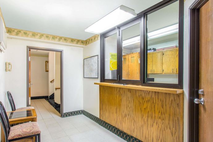 Imagen de los interiores del Hotel Super 8 by Wyndham Richmond/Broad Street. Foto 19