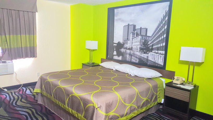Imagen de la habitación del Hotel Super 8 by Wyndham Richmond/Broad Street. Foto 4