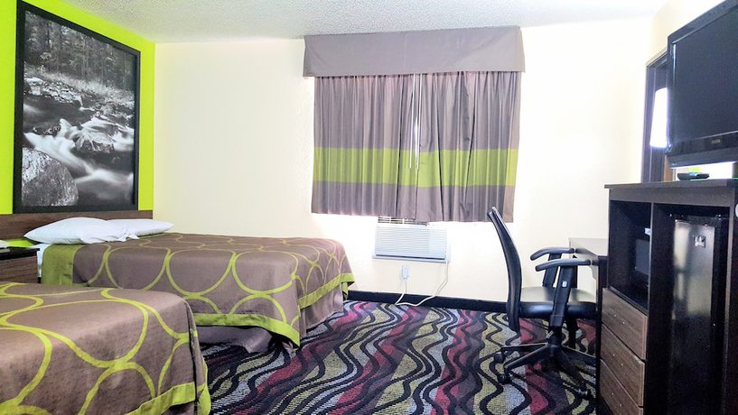 Imagen de la habitación del Hotel Super 8 by Wyndham Richmond/Broad Street. Foto 5