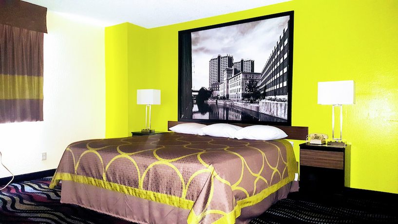 Imagen de la habitación del Hotel Super 8 by Wyndham Richmond/Broad Street. Foto 6