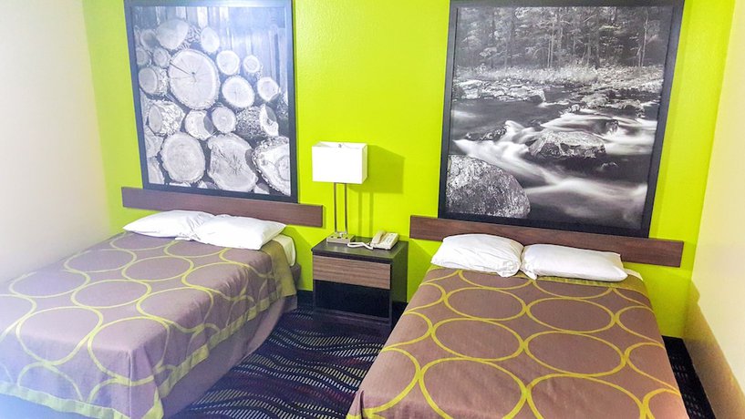 Imagen de la habitación del Hotel Super 8 by Wyndham Richmond/Broad Street. Foto 9