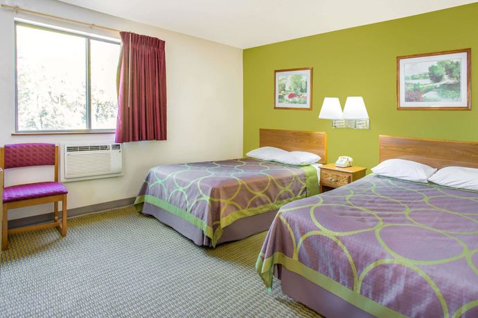 Imagen de la habitación del Hotel Super 8 by Wyndham Richmond/Broad Street. Foto 10