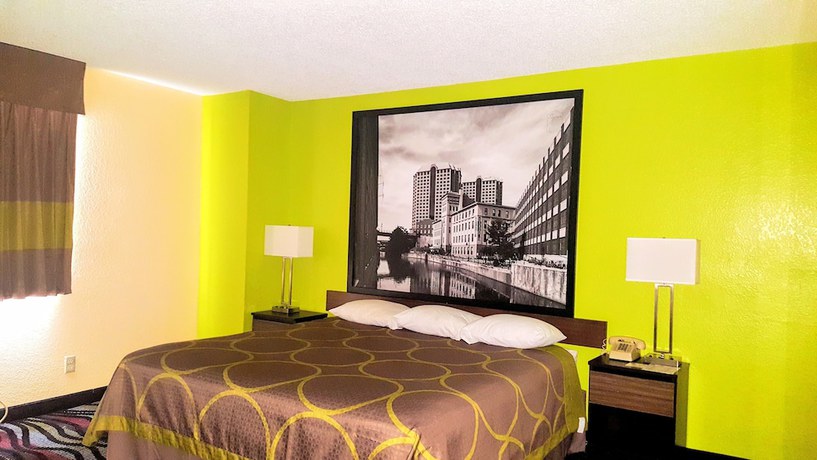 Imagen de la habitación del Hotel Super 8 by Wyndham Richmond/Broad Street. Foto 12