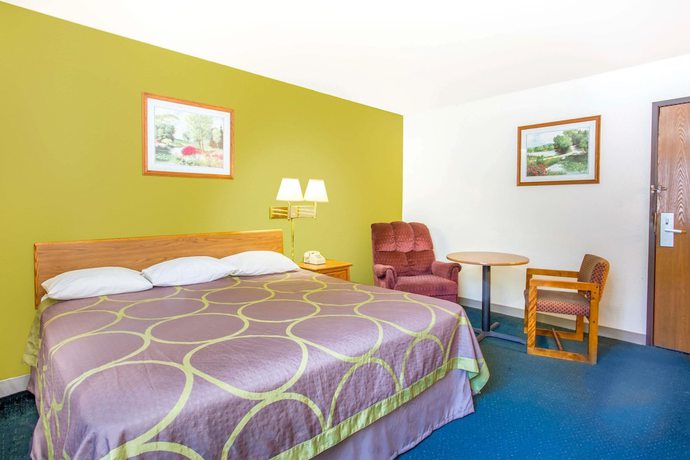 Imagen de la habitación del Hotel Super 8 by Wyndham Richmond/Broad Street. Foto 16