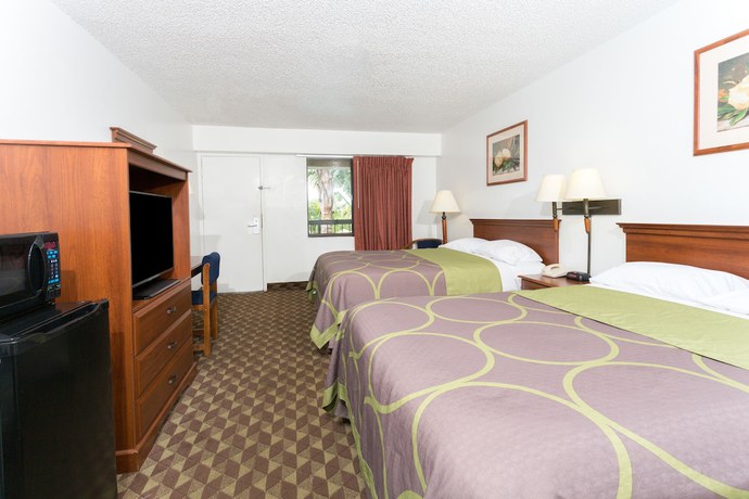 Imagen de la habitación del Hotel Super 8 by Wyndham Riviera Beach West Palm Beach. Foto 10