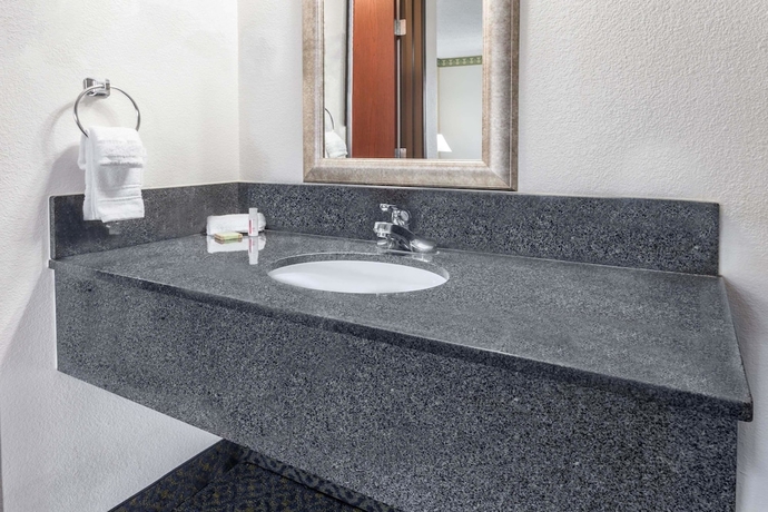 Imagen de la habitación del Hotel Super 8 by Wyndham Sacramento North. Foto 15