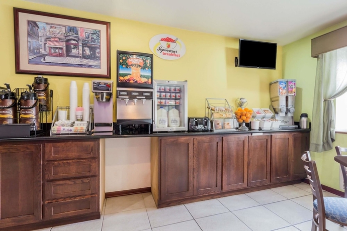 Imagen del bar/restaurante del Hotel Super 8 by Wyndham Sacramento North. Foto 6