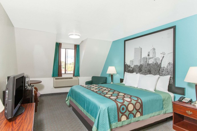 Imagen de la habitación del Hotel Super 8 by Wyndham Sallisaw. Foto 7