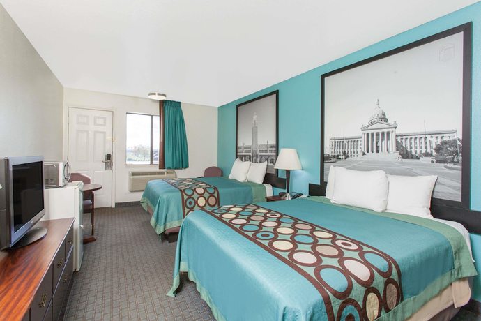 Imagen de la habitación del Hotel Super 8 by Wyndham Sallisaw. Foto 8