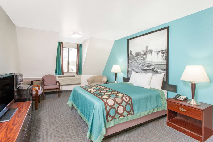 Imagen de la habitación del Hotel Super 8 by Wyndham Sallisaw. Foto 13