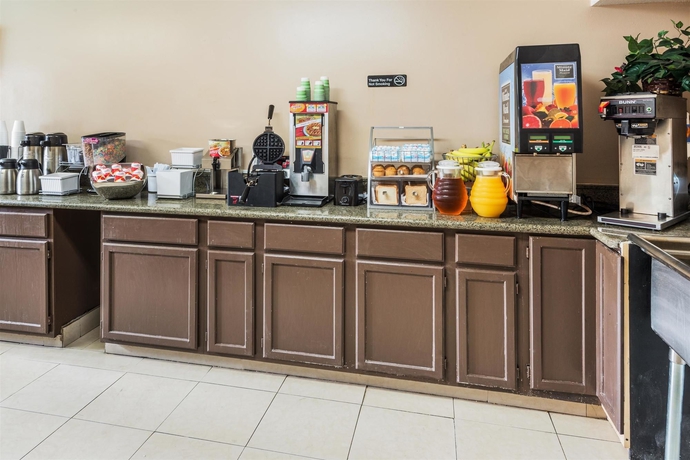 Imagen del bar/restaurante del Hotel Super 8 by Wyndham San Antonio Pearl District / Downtown. Foto 4