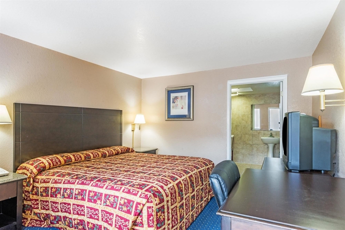 Imagen de la habitación del Hotel Super 8 by Wyndham San Antonio Pearl District / Downtown. Foto 5