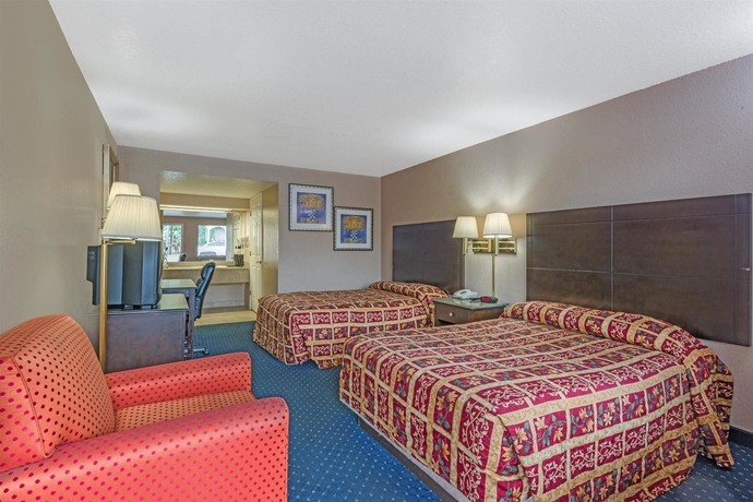 Imagen de la habitación del Hotel Super 8 by Wyndham San Antonio Pearl District / Downtown. Foto 6