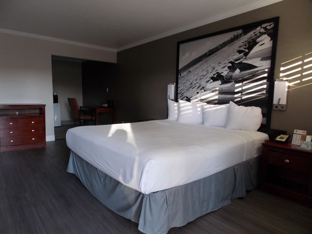 Imagen de la habitación del Hotel Super 8 by Wyndham Santa Cruz/Beach Boardwalk East. Foto 5