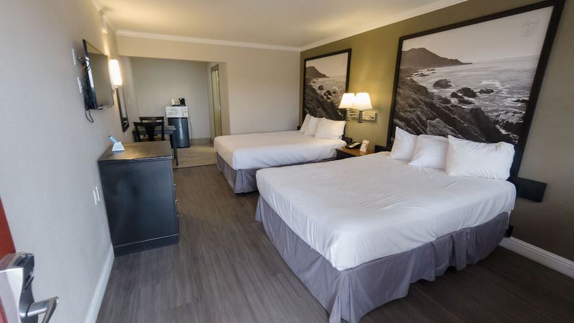 Imagen de la habitación del Hotel Super 8 by Wyndham Santa Cruz/Beach Boardwalk East. Foto 11