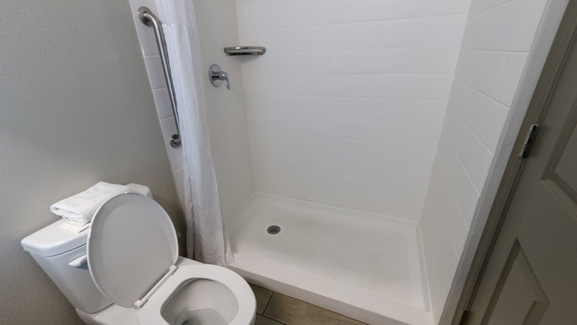 Imagen de la habitación del Hotel Super 8 by Wyndham Santa Cruz/Beach Boardwalk East. Foto 18