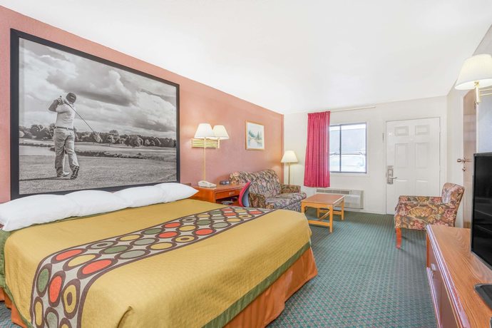 Imagen de la habitación del Hotel Super 8 by Wyndham Santee. Foto 4