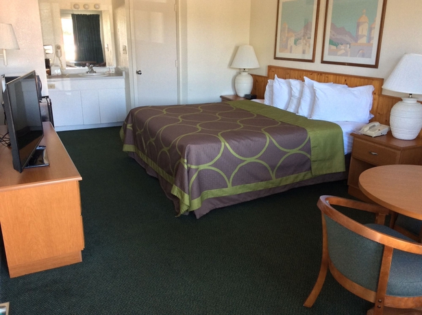 Imagen de la habitación del Hotel Super 8 by Wyndham Sarasota Near Siesta Key. Foto 5
