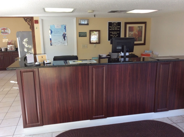 Imagen de los interiores del Hotel Super 8 by Wyndham Sarasota Near Siesta Key. Foto 9