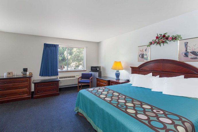 Imagen de la habitación del Hotel Super 8 by Wyndham Selma/Fresno Area. Foto 5