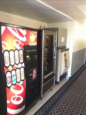 Imagen de los interiores del Hotel Super 8 by Wyndham Selma/Fresno Area. Foto 14