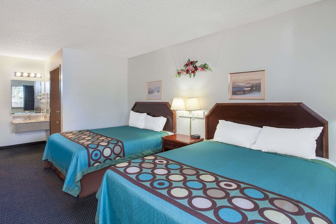 Imagen de la habitación del Hotel Super 8 by Wyndham Selma/Fresno Area. Foto 8