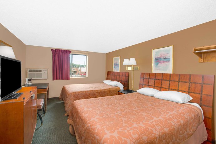 Imagen de la habitación del Hotel Super 8 by Wyndham Sioux City/Morningside Area. Foto 7