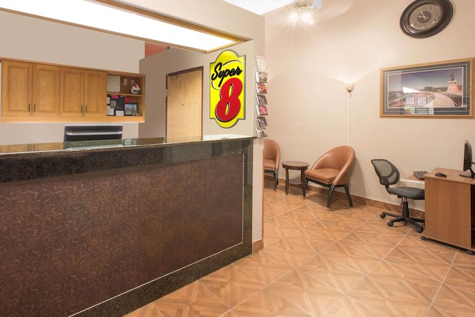 Imagen de los interiores del Hotel Super 8 by Wyndham Sioux City/Morningside Area. Foto 14