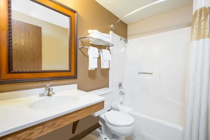 Imagen de la habitación del Hotel Super 8 by Wyndham Sioux City/Morningside Area. Foto 9