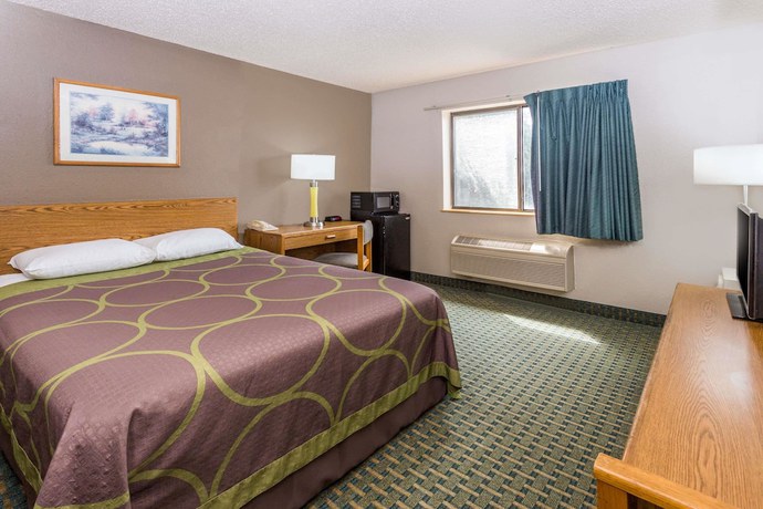 Imagen de la habitación del Hotel Super 8 by Wyndham St. Charles. Foto 5