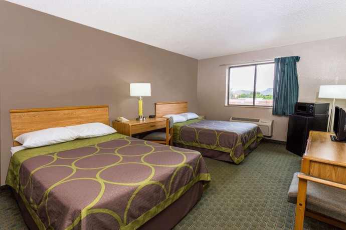 Imagen de la habitación del Hotel Super 8 by Wyndham St. Charles. Foto 6