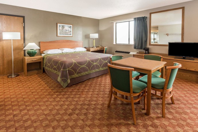Imagen de la habitación del Hotel Super 8 by Wyndham St. Charles. Foto 9