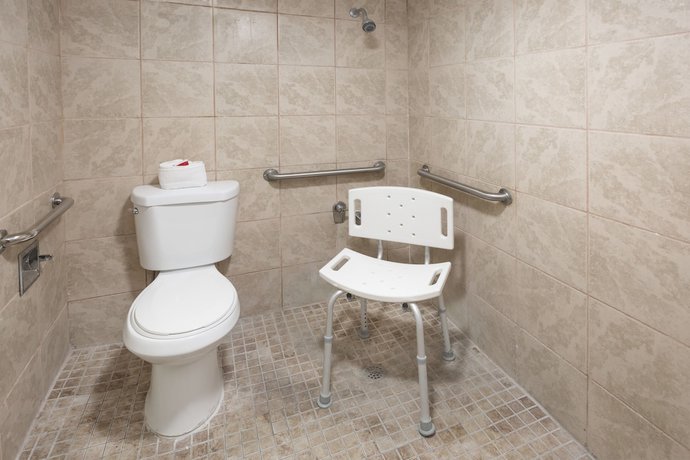 Imagen de la habitación del Hotel Super 8 by Wyndham St. Petersburg. Foto 9